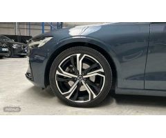 Volvo V 60 V60 Plus, B4 (diesel), Diesel, Dark de 2023 con 40.000 Km por 45.900 EUR. en Madrid
