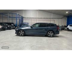 Volvo V 60 V60 Plus, B4 (diesel), Diesel, Dark de 2023 con 40.000 Km por 45.900 EUR. en Madrid
