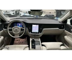 Volvo V 60 V60 Plus, B4 (diesel), Diesel, Dark de 2023 con 40.000 Km por 45.900 EUR. en Madrid