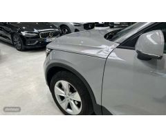 Volvo XC40 XC40 Core, T2 Automatica Microhibrido, Gasolina de 2024 con 9.155 Km por 32.900 EUR. en M