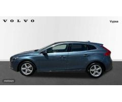 Volvo V 40 V40 D2 Momentum Automatico de 2014 con 70.947 Km por 15.900 EUR. en Cordoba