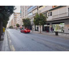 Volvo V 40 V40 D2 Momentum Automatico de 2014 con 70.947 Km por 15.900 EUR. en Cordoba