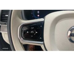 Volvo XC 90 2.0 B5 D MHEV PLUS BRIGHT AWD AUTO 235 5P 7 Plazas de 2023 con 24.500 Km por 70.900 EUR.