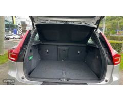 Volvo XC40 2.0 B3 CORE AUTO 5P de 2024 con 30.300 Km por 32.900 EUR. en Vizcaya