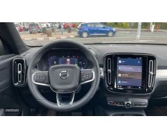 Volvo XC40 2.0 B3 CORE AUTO 5P de 2024 con 30.300 Km por 32.900 EUR. en Vizcaya