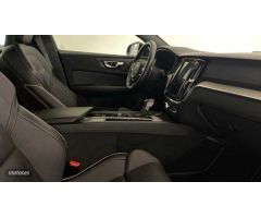 Volvo S60 S60 Core, B4 Semihibrido, Gasolina de 2024 con 19.665 Km por 36.900 EUR. en Asturias