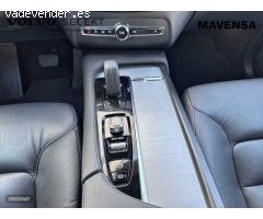 Volvo XC 90 Momentum Pro, B5 AWD mild-hybrid, Siete asientos de 2021 con 108.244 Km por 44.900 EUR.
