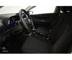 Hyundai i20 1.0 TGDI Klass 100 de 2024 con 13.754 Km por 18.900 EUR. en Granada