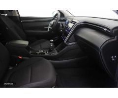 Hyundai Tucson 1.6 TGDI Maxx 4x2 de 2024 con 14.581 Km por 26.990 EUR. en Asturias