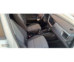 Kia Stonic 1.2 DPi 84 cv Concept de 2022 con 54.150 Km por 15.500 EUR. en Alicante