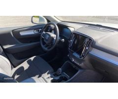 Volvo XC40 1.5 T3 MOMENTUM PRO AUTO 5P de 2021 con 59.000 Km por 26.600 EUR. en Murcia