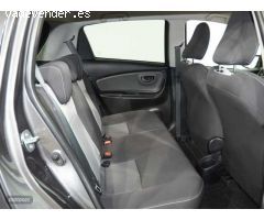 Toyota Yaris Yaris 100H 1.5 Feel! de 2019 con 37.085 Km por 17.990 EUR. en Cadiz