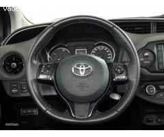 Toyota Yaris Yaris 100H 1.5 Feel! de 2019 con 37.085 Km por 17.990 EUR. en Cadiz