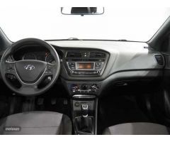 Hyundai i20 1.2 Fresh de 2017 con 71.500 Km por 10.990 EUR. en Cadiz