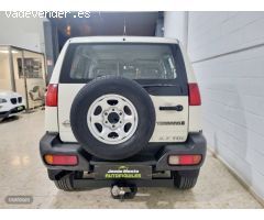 Nissan Terrano 2.7 td de 1998 con 280.000 Km por 5.800 EUR. en Sevilla