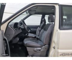 Nissan Terrano 2.7 td de 1998 con 280.000 Km por 5.800 EUR. en Sevilla