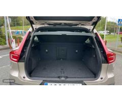 Volvo XC40 2.0 B3 CORE AUTO 5P de 2024 con 27.079 Km por 33.900 EUR. en Vizcaya