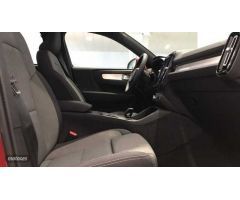 Volvo XC40 XC40 Core, B3 Mild Hybrid, Gasolina de 2025 con 988 Km por 39.990 EUR. en Ourense