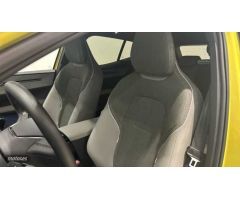 Volvo EX30 EX30 Plus, Single Motor Extended Range, Electrico de 2024 con 301 Km por 41.500 EUR. en O