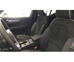 Volvo XC40 XC40 Core, B3 Mild Hybrid, Gasolina de 2025 con 10 Km por 46.900 EUR. en Ourense