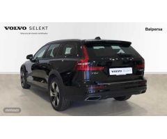 Volvo V 60 V60 Cross Country Pro, B4 AWD mild hybrid (diesel) de 2021 con 74.294 Km por 39.990 EUR.