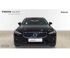 Volvo V 60 V60 Cross Country Pro, B4 AWD mild hybrid (diesel) de 2021 con 74.294 Km por 39.990 EUR.