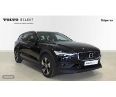 Volvo V 60 V60 Cross Country Pro, B4 AWD mild hybrid (diesel) de 2021 con 74.294 Km por 39.990 EUR.