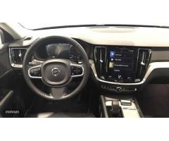 Volvo V 60 V60 Cross Country Pro, B4 AWD mild hybrid (diesel) de 2021 con 74.294 Km por 39.990 EUR.