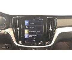 Volvo V 60 V60 Cross Country Pro, B4 AWD mild hybrid (diesel) de 2021 con 74.294 Km por 39.990 EUR.
