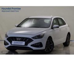 Hyundai i30 1.5 DPI Klass SLX 110 de 2024 con 7.496 Km por 20.990 EUR. en Pontevedra