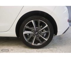 Hyundai i30 1.5 DPI Klass SLX 110 de 2024 con 7.496 Km por 20.990 EUR. en Pontevedra