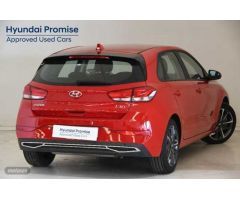 Hyundai i30 1.5 DPI Klass SLX 110 de 2024 con 7.426 Km por 20.990 EUR. en Pontevedra