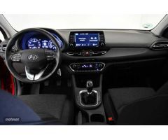 Hyundai i30 1.5 DPI Klass SLX 110 de 2024 con 7.426 Km por 20.990 EUR. en Pontevedra