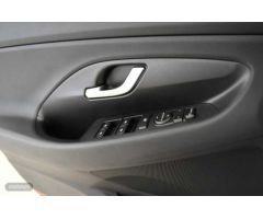 Hyundai i30 1.5 DPI Klass SLX 110 de 2024 con 7.426 Km por 20.990 EUR. en Pontevedra