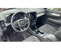 Volvo XC40 1.5 T2 MOMENTUM PRO AUTO 129 5P de 2022 con 48.738 Km por 27.900 EUR. en Cordoba