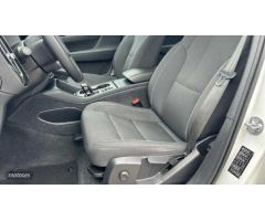 Volvo XC40 1.5 T2 MOMENTUM PRO AUTO 129 5P de 2022 con 48.738 Km por 27.900 EUR. en Cordoba