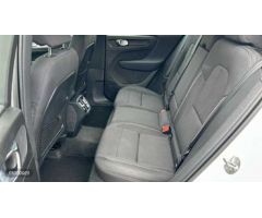 Volvo XC40 1.5 T2 MOMENTUM PRO AUTO 129 5P de 2022 con 48.738 Km por 27.900 EUR. en Cordoba