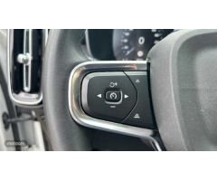 Volvo XC40 1.5 T2 MOMENTUM PRO AUTO 129 5P de 2022 con 48.738 Km por 27.900 EUR. en Cordoba
