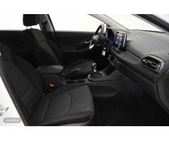 Hyundai i30 1.5 DPI Klass SLX 110 de 2024 con 8.794 Km por 19.490 EUR. en Tarragona