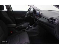 Hyundai i30 1.5 DPI Klass SLX 110 de 2024 con 6.298 Km por 19.490 EUR. en Tarragona
