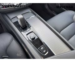 Volvo XC 60 Core, B4 Mild Hybrid, Diesel de 2023 con 37.495 Km por 42.900 EUR. en Badajoz