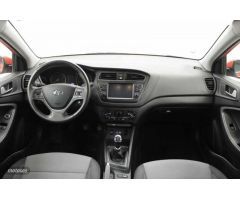 Hyundai i20 1.0 TGDI Essence LE 100 de 2019 con 72.590 Km por 13.200 EUR. en Barcelona