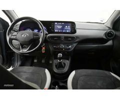 Hyundai i10 1.0 MPI Klass de 2022 con 27.984 Km por 12.600 EUR. en Barcelona