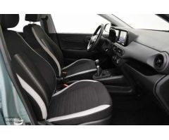Hyundai i10 1.0 MPI Klass de 2023 con 24.098 Km por 13.300 EUR. en Barcelona