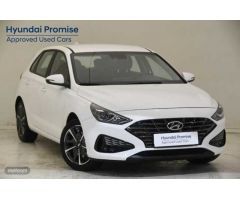 Hyundai i30 1.5 DPI Klass SLX 110 de 2024 con 10.905 Km por 19.300 EUR. en Barcelona