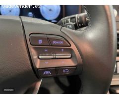 Hyundai Kona Electric Maxx 150kW de 2023 con 13.000 Km por 29.900 EUR. en Barcelona