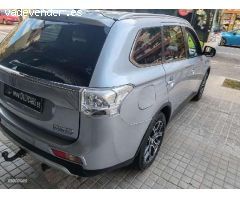 Mitsubishi Outlander Phev Kaiteki de 2015 con 148.000 Km por 14.500 EUR. en Barcelona