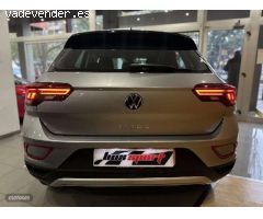 Volkswagen T-Roc 2.0tdi Life Dsg7 de 2023 con 20.000 Km por 27.900 EUR. en Barcelona
