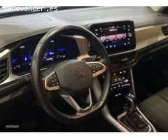 Volkswagen T-Roc 2.0tdi Life Dsg7 de 2023 con 20.000 Km por 27.900 EUR. en Barcelona