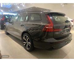 Volvo V 60 Plus, B4 Mild hybrid, Diesel, Dark de 2025 con 1 Km por 46.200 EUR. en Navarra